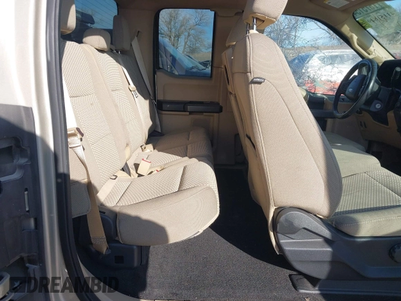 2018 Ford F-150 XL z VIN 1FTEX1CB4JFA48233, wystawiony jako IAAI lot #41151649 z przebiegiem 179 543 mil mil oraz . Historia ofert i sprzedaży dostępna na DreamBid. Obrazek 8.