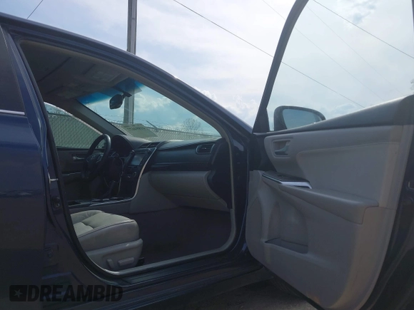 2015 Toyota Camry XLE z VIN 4T1BF1FK6FU944436, wystawiony jako IAAI lot #41884677 z przebiegiem 242 571 mil mil oraz . Historia ofert i sprzedaży dostępna na DreamBid. Obrazek 5.