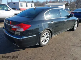 2012 Hyundai Genesis 3.8L with VIN KMHGC4DD6CU181267, listed as a IAAI auction lot 41881085 with 261,641 mi miles. Bid and sale history available at carsss.com. Image 4.