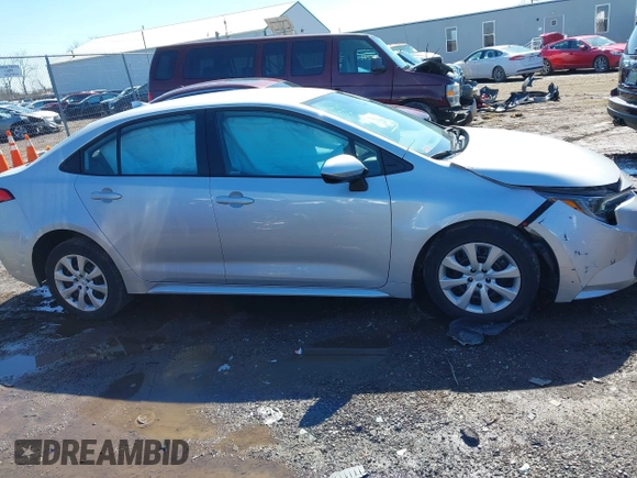 2022 Toyota Corolla LE with VIN 5YFEPMAE7NP275266, listed as a IAAI auction lot 41817242 with 96,399 mi miles. Bid and sale history available at carsss.com. Image 13.