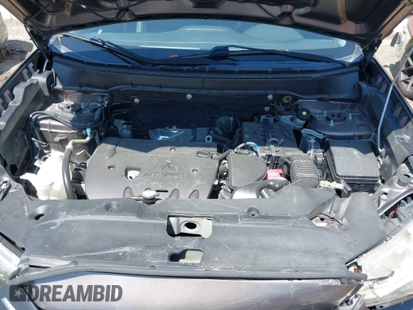2018 Mitsubishi Outlander SEL z VIN JA4AP4AW4JU018385, wystawiony jako IAAI lot #41868875 z przebiegiem 83 910 mil mil oraz . Historia ofert i sprzedaży dostępna na DreamBid. Obrazek 10.