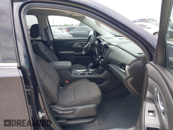 2020 Chevrolet Traverse LT Cloth z VIN 1GNERGKW3LJ151698, wystawiony jako IAAI lot #42016109 z przebiegiem 61 084 mil mil oraz . Historia ofert i sprzedaży dostępna na DreamBid. Obrazek 5.