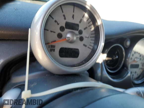 2007 MINI Convertible with VIN WMWRF33507TF67302, listed as a Copart auction lot 82853344 with Not Provided miles and Clean Title. Bid and sale history available at DreamBid. Image 9.