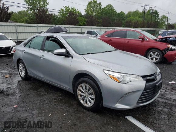 2015 Toyota Camry XLE z VIN 4T4BF1FK7FR460099, wystawiony jako Copart lot #57674195 z przebiegiem 162 774 mil mil oraz Szkoda całkowita • Salvage title. Historia ofert i sprzedaży dostępna na DreamBid. Obrazek 4.