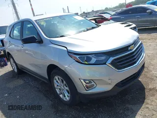 2020 Chevrolet Equinox LS z VIN 2GNAX5EV9L6205580, wystawiony jako IAAI lot #42264007 z przebiegiem 52 321 mil mil oraz . Historia ofert i sprzedaży dostępna na DreamBid. Obrazek 1.