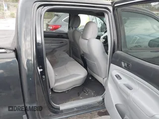 2013 Toyota Tacoma with VIN 3TMMU4FN5DM052257, listed as a IAAI auction lot 41260265 with 121,882 mi miles. Bid and sale history available at carsss.com. Image 8.