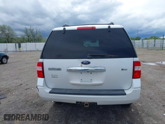 2010 Ford Expedition Limited z VIN 1FMJU2A51AEA71139, wystawiony jako IAAI lot #42231671 z przebiegiem 294 605 mil mil oraz . Historia ofert i sprzedaży dostępna na DreamBid. Obrazek 16.