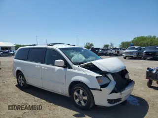 2009 Dodge Grand Caravan SXT z VIN 2D8HN54139R548082, wystawiony jako Copart lot #55882315 z przebiegiem 231 102 mil mil oraz Szkoda całkowita • Salvage title. Historia ofert i sprzedaży dostępna na DreamBid. Obrazek 4.