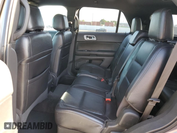 2011 Ford Explorer XLT z VIN 1FMHK8D86BGA15796, wystawiony jako Copart lot #55348385 z przebiegiem 129 505 mil mil oraz Szkoda całkowita • Salvage title. Historia ofert i sprzedaży dostępna na DreamBid. Obrazek 11.