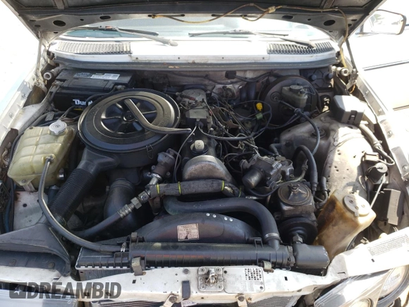 1983 Mercedes-Benz 300 D z VIN WDBAB33AXDB031298, wystawiony jako Copart lot #53799325 z przebiegiem 315 445 mil mil oraz Szkoda całkowita • Salvage title. Historia ofert i sprzedaży dostępna na DreamBid. Obrazek 11.