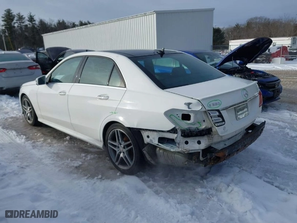 2014 Mercedes-Benz E-Class E 350 Luxury with VIN WDDHF8JB7EB040089, listed as a IAAI auction lot 41566303 with NaN miles. Bid and sale history available at carsss.com. Image 6.