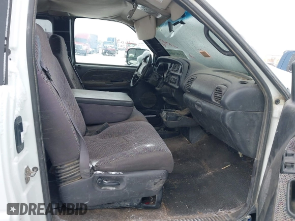 2001 Dodge 2500 z VIN 3B7KF23601G748635, wystawiony jako IAAI lot #41487609 z przebiegiem 310 160 mil mil oraz . Historia ofert i sprzedaży dostępna na DreamBid. Obrazek 5.