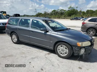 2005 Volvo V70 with VIN YV1SW612452461041, listed as a Copart auction lot 72137464 with 178,756 mi miles and Non Repairable. Bid and sale history available at carsss.com. Image 4.