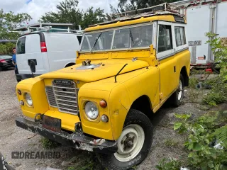 1977 Land Rover Defender с VIN 93000865, выставлен на аукционе Copart как лот 60679895 с пробегом 28 339 миль миль и Чистый • Clean title. История ставок и продаж доступна на DreamBid. Изображение 2.