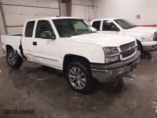 2003 Chevrolet Silverado 1500 LS with VIN 1GCEK19T23Z149691, listed as a IAAI auction lot 40696050 with 201,901 mi miles. Bid and sale history available at carsss.com. Image 1.