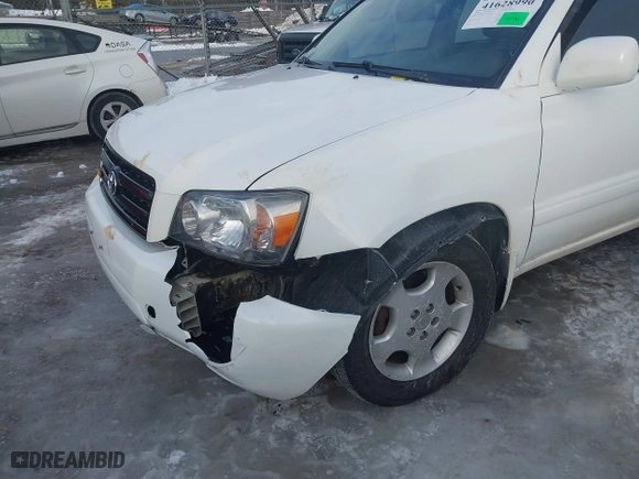 2006 Toyota Highlander w/3rd Row with VIN JTEEP21A560159637, listed as a IAAI auction lot 41628990 with 116,042 mi miles. Bid and sale history available at carsss.com. Image 6.