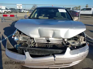 1999 Toyota Camry LE z VIN 4T1BF28K3XU931485, wystawiony jako IAAI lot #41413709 z przebiegiem 148 621 mil mil oraz . Historia ofert i sprzedaży dostępna na DreamBid. Obrazek 12.
