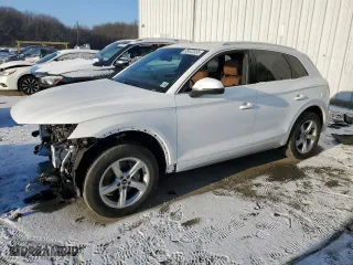 2021 Audi Q5 Premium with VIN WA1AAAFY2M2108791, listed as a Copart auction lot 88443335 with 37,745 mi miles and Salvage Title. Bid and sale history available at carsss.com. Image 1.