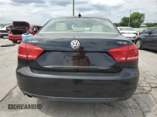 2014 Volkswagen Passat SE z VIN 1VWBT7A38EC049323, wystawiony jako Copart lot #57847025 z przebiegiem 86 241 mil mil oraz Tytuł czysty. Historia ofert i sprzedaży dostępna na DreamBid. Obrazek 6.