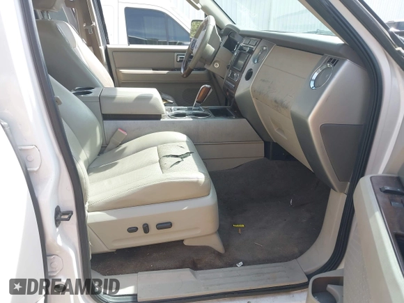2010 Ford Expedition Limited z VIN 1FMJU1K56AEB54722, wystawiony jako IAAI lot #41926120 z przebiegiem 228 938 mil mil oraz . Historia ofert i sprzedaży dostępna na DreamBid. Obrazek 5.
