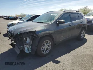 2016 Jeep Cherokee Latitude z VIN 1C4PJLCB6GW113825, wystawiony jako Copart lot #53894565 z przebiegiem 261 674 mil mil oraz Szkoda całkowita • Salvage title. Historia ofert i sprzedaży dostępna na DreamBid. Obrazek 1.