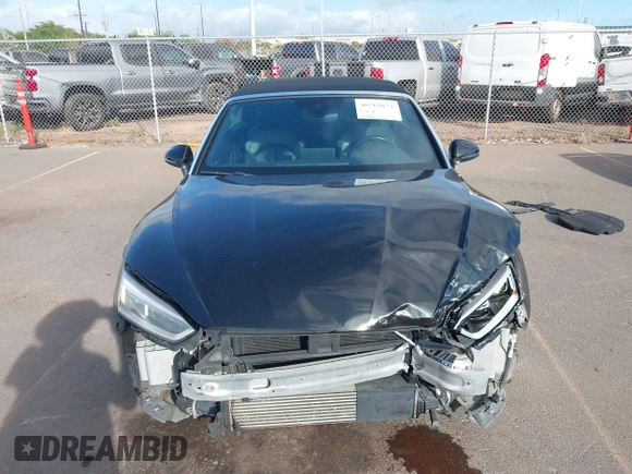 2018 Audi A5 Cabriolet Premium Plus z VIN WAUYNGF54JN008779, wystawiony jako IAAI lot #40763875 z przebiegiem 53 346 mil mil oraz . Historia ofert i sprzedaży dostępna na DreamBid. Obrazek 13.
