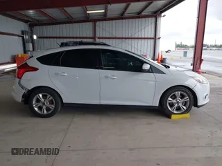2014 Ford Focus SE with VIN 1FADP3K21EL301336, listed as a IAAI auction lot 41939452 with 118,203 mi miles. Bid and sale history available at carsss.com. Image 13.