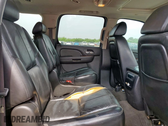 2007 Chevrolet Suburban LTZ with VIN 3GNFC16J07G153658, listed as a Copart auction lot 58020255 with 319,762 mi miles and Salvage title. Bid and sale history available at DreamBid. Image 11.