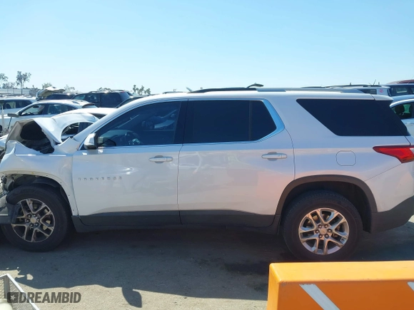 2018 Chevrolet Traverse LT Cloth with VIN 1GNERGKW5JJ236555, listed as a IAAI auction lot 41986598 with 106,740 mi miles. Bid and sale history available at carsss.com. Image 14.