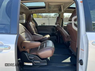 2018 Toyota Sienna XLE with VIN 5TDDZ3DCXJS208107, listed as a Copart auction lot 54538135 with 173,741 mi miles and Clean title. Bid and sale history available at DreamBid. Image 7.