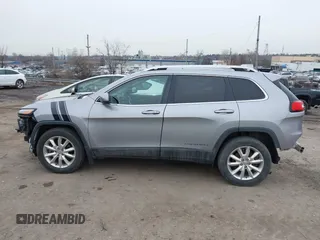2017 Jeep Cherokee Limited with VIN 1C4PJMDS4HW597175, listed as a IAAI auction lot 41525358 with 87,227 mi miles. Bid and sale history available at carsss.com. Image 15.