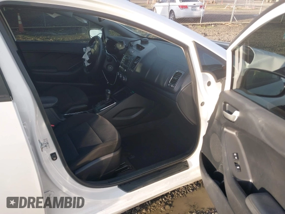 2018 Kia Forte5 LX with VIN KNAFK5A85J5772713, listed as a IAAI auction lot 41147063 with 119,726 mi miles. Bid and sale history available at carsss.com. Image 5.