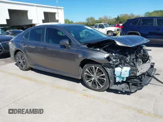 2020 Toyota Camry SE with VIN 4T1G11AK2LU927172, listed as a IAAI auction lot 41736085 with 191,512 mi miles. Bid and sale history available at carsss.com. Image 1.