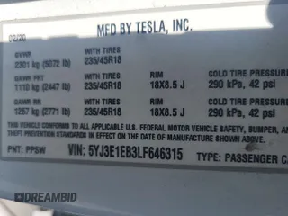 2020 Tesla Model 3 Long Range z VIN 5YJ3E1EB3LF646315, wystawiony jako IAAI lot #42398524 z przebiegiem 51 652 mil mil oraz . Historia ofert i sprzedaży dostępna na DreamBid. Obrazek 19.