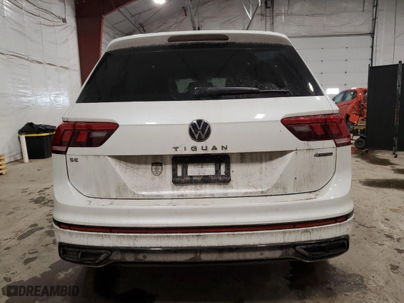 2023 Volkswagen Tiguan SE R-Line Black with VIN 3VV8B7AX4PM135217, listed as a Copart auction lot 47221635 with 19,676 mi miles and Salvage Title. Bid and sale history available at carsss.com. Image 6.