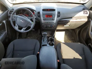 2015 Kia Sorento LX with VIN 5XYKT3A66FG625266, listed as a Copart auction lot 49502115 with 117,942 mi miles and Clean Title. Bid and sale history available at DreamBid. Image 8.