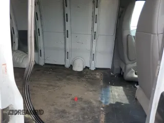 2017 GMC Savana Cargo z VIN 1GTW7AFF1H1159560, wystawiony jako Copart lot #54186255 z przebiegiem 96 988 mil mil oraz Szkoda całkowita • Salvage title. Historia ofert i sprzedaży dostępna na DreamBid. Obrazek 11.