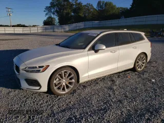 2020 Volvo V60 Momentum z VIN YV1102EK7L2375882, wystawiony jako Copart lot #74959724 z przebiegiem Nie podano mil oraz Szkoda całkowita • Salvage title. Historia ofert i sprzedaży dostępna na DreamBid. Obrazek 1.