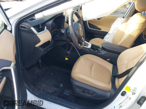 2021 Toyota RAV4 XLE Premium z VIN 2T3A1RFV2MW217009, wystawiony jako IAAI lot #41526066 z przebiegiem 36 619 mil mil oraz . Historia ofert i sprzedaży dostępna na DreamBid. Obrazek 5.