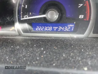 2006 Honda Civic LX z VIN 1HGFA16556L115508, wystawiony jako IAAI lot #42039986 z przebiegiem 222 308 mil mil oraz . Historia ofert i sprzedaży dostępna na DreamBid. Obrazek 7.