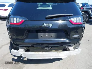 2019 Jeep Cherokee Latitude z VIN 1C4PJLCB6KD171468, wystawiony jako IAAI lot #41979097 z przebiegiem 101 991 mil mil oraz . Historia ofert i sprzedaży dostępna na DreamBid. Obrazek 6.