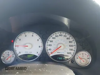 2003 Jeep Liberty Limited с VIN 1J8GL58K43W574197, выставлен на аукционе IAAI как лот 42577381 с пробегом 176 612 миль миль и . История ставок и продаж доступна на DreamBid. Изображение 7.