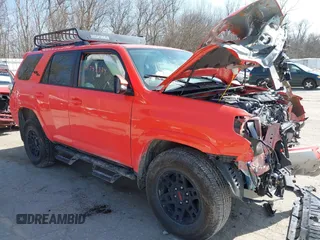 2024 Toyota 4Runner TRD Off Road z VIN JTERU5JR4R6286298, wystawiony jako IAAI lot #41748324 z przebiegiem 9 707 mil mil oraz . Historia ofert i sprzedaży dostępna na DreamBid. Obrazek 1.