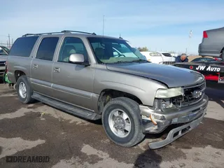 2003 Chevrolet Suburban LT with VIN 3GNFK16Z23G236849, listed as a IAAI auction lot 40980234 with 376,282 mi miles. Bid and sale history available at carsss.com. Image 1.