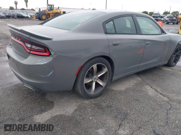 2017 Dodge Charger SE with VIN 2C3CDXBG7HH553583, listed as a IAAI auction lot 41925229 with 121,777 mi miles. Bid and sale history available at carsss.com. Image 4.