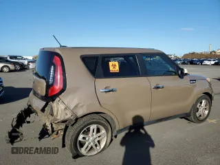 2015 Kia Soul with VIN KNDJN2A29F7152831, listed as a Copart auction lot 42054355 with 175,690 mi miles and Salvage Title. Bid and sale history available at carsss.com. Image 3.