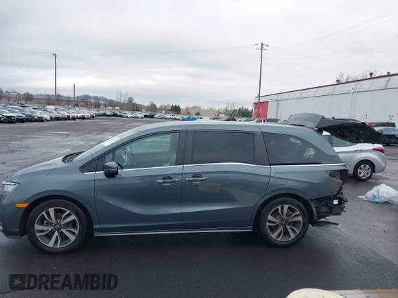 2021 Honda Odyssey Touring with VIN 5FNRL6H86MB001298, listed as a IAAI auction lot 41721738 with 85,680 mi miles. Bid and sale history available at carsss.com. Image 15.