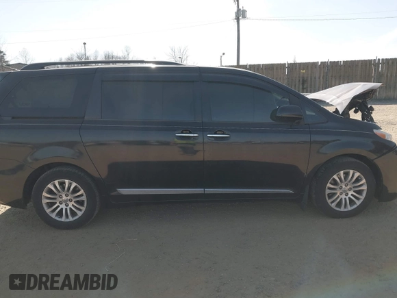 2016 Toyota Sienna XLE with VIN 5TDYK3DCXGS762035, listed as a IAAI auction lot 41664706 with 109,415 mi miles. Bid and sale history available at carsss.com. Image 13.