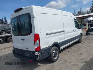 2019 Ford Transit z VIN 1FTBW2CM0KKB30319, wystawiony jako IAAI lot #42003985 z przebiegiem 396 456 mil mil oraz . Historia ofert i sprzedaży dostępna na DreamBid. Obrazek 4.
