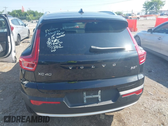 2025 Volvo XC40 Core Bright Theme with VIN YV4L12UJ0S2507803, listed as a IAAI auction lot 42551329 with 6,066 mi miles and . Bid and sale history available at DreamBid. Image 16.